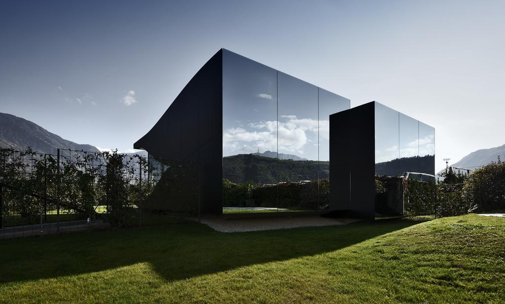 Mirror Houses Bolzano Exterior photo